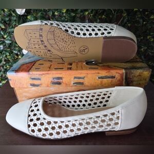 Bella Vita Beloved White Woven Flats Square Toe Women's Sz 11 Narrow New in Box